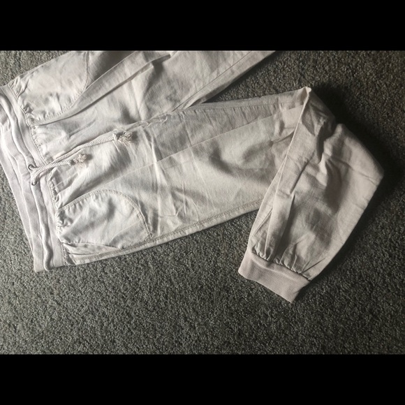Woman’s pants - Picture 3 of 6